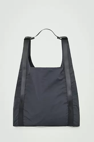 Offerta per NYLON PARACHUTE TOTE a 69€ in COS